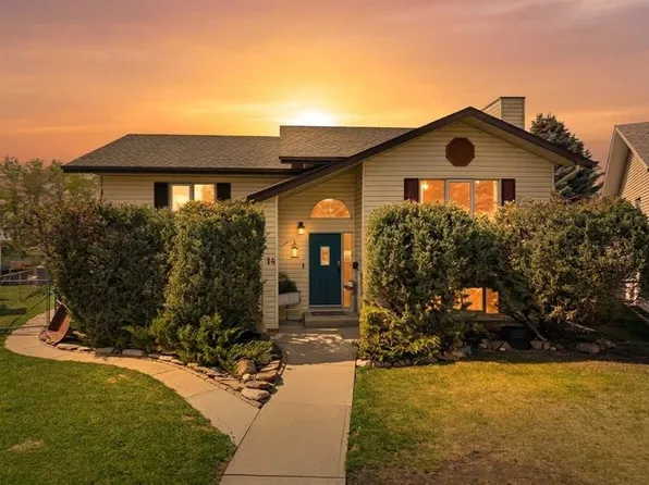 14 SE Windsor Cres, Penhold, AB T0M 1R0