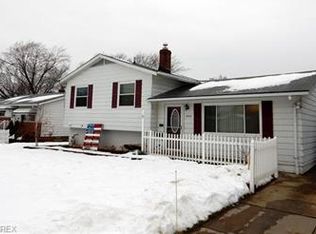 13824 Heatherwood Dr, Brookpark, OH