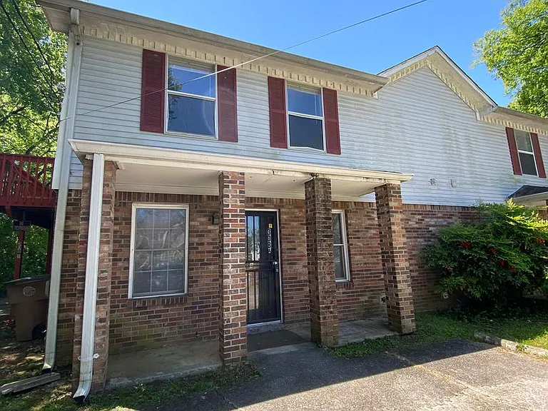 308 Prince Ave — Photo 3