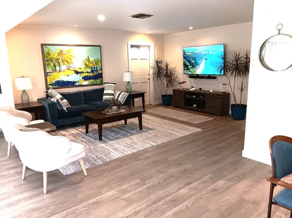 14 Kings Rd, Naples, FL 34112