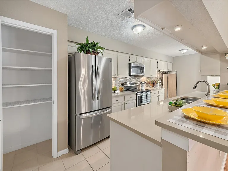 6602 Montauk Dr — Photo 1