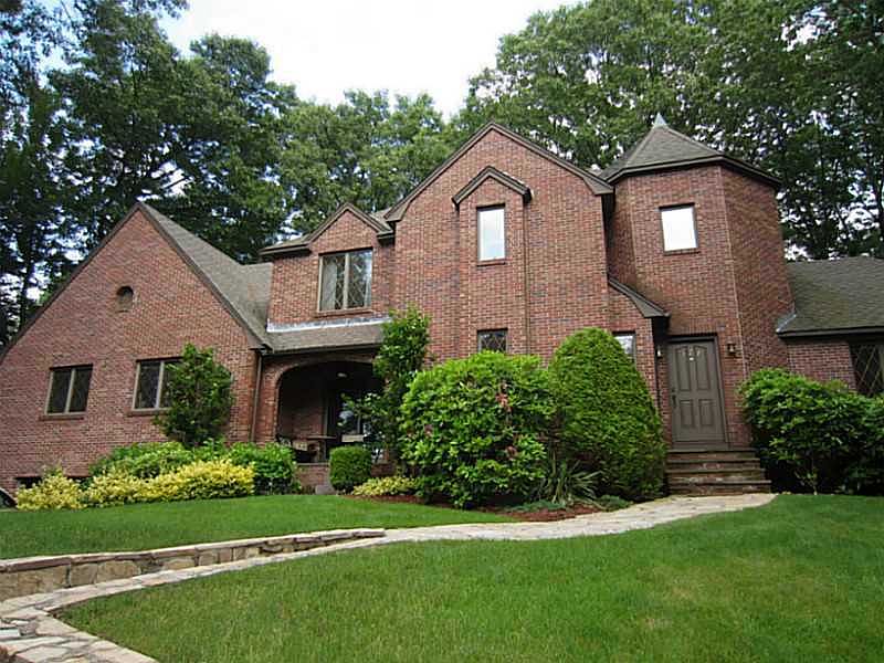 1st image of 128 Oaklawn Ave
