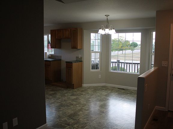 Dining area w/ bay window