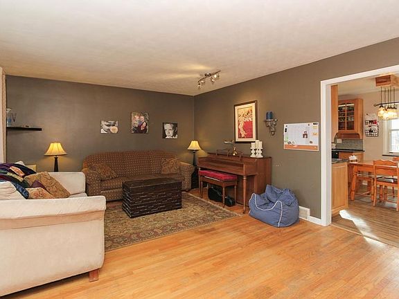 3rd image of 2215 Lee Dr