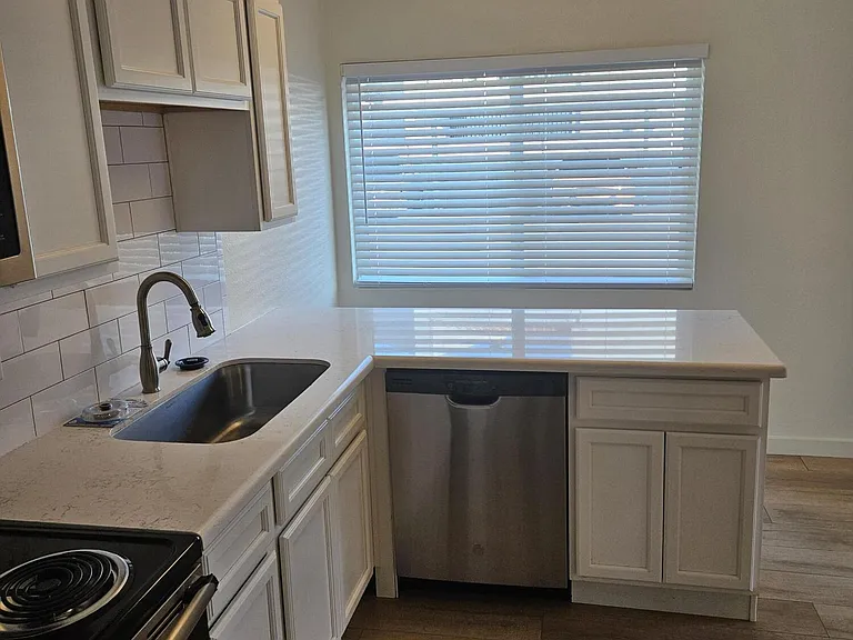 1330 E Highland Ave #2A — Photo 6