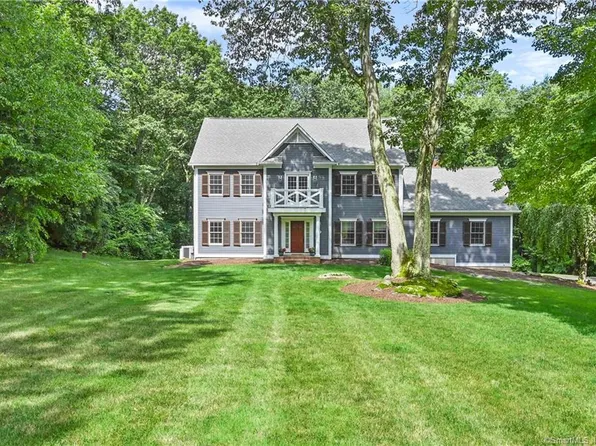 20 Canterbury Lane, Easton, CT 06612