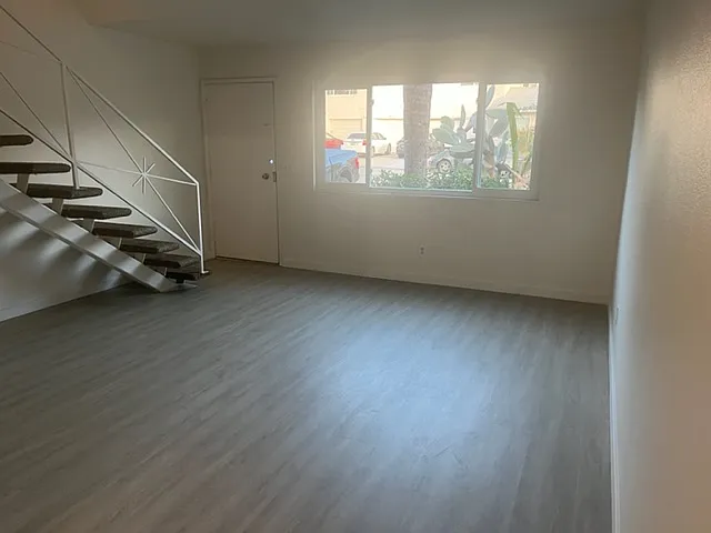 2 bed, 1.5 bath, 900 sqft, $2,275 — Photo 2