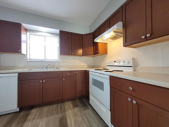 4th image of 2300 Kimberly Dr #8