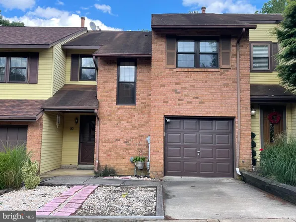 10 Lafayette Ln, Cherry Hill, NJ 08003
