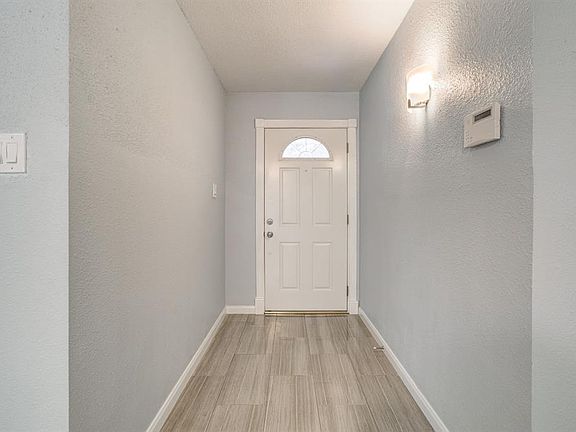 3rd image of 11438 Kirkwyn Dr