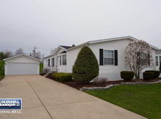 20 Petunia Cir, Matteson, IL 60443