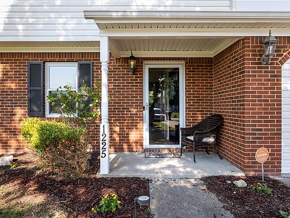 3rd image of 1225 Rockwood Ct
