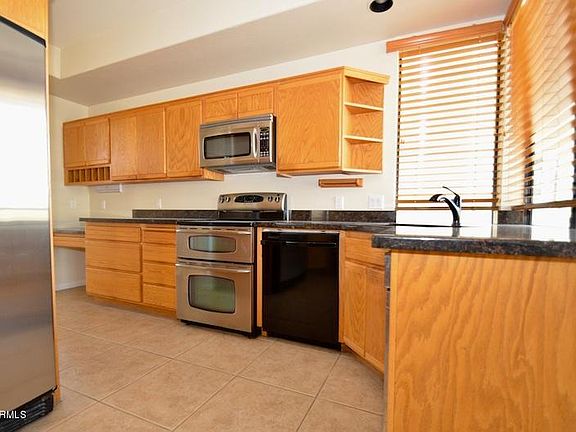 3rd image of 2901 E Crocus Dr