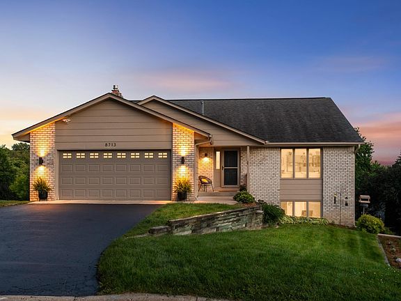 2nd image of 8713 Lakeview Cir
