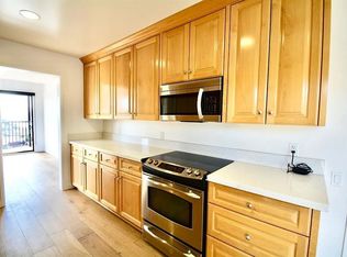 Stunning 2 Bed | 2 Bath in the heart of Tiburon with Views of the Bay!, Belvedere Tiburon, CA 94920