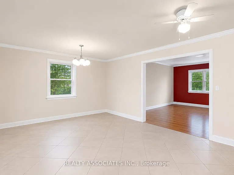 374 Irene Dr — Photo 3