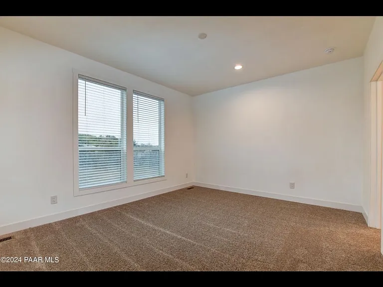 17828 E Hunters Ln — Photo 9