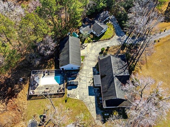 3rd image of 1848 Pitch Landing Rd.