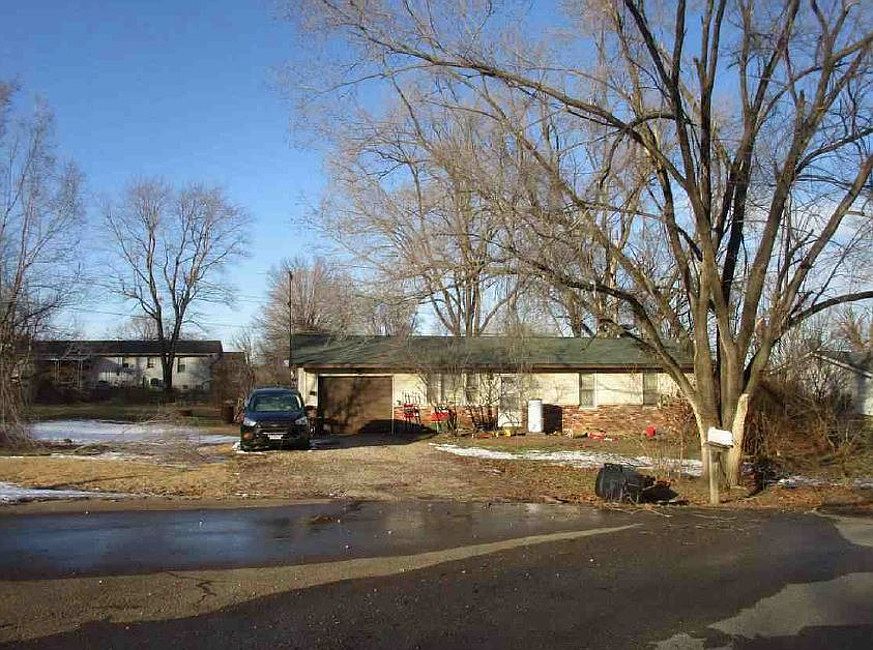 2nd image of 107 Columbia St