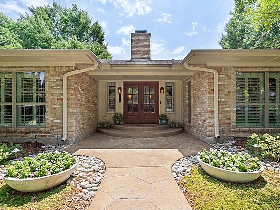 3rd image of 313 Arborcrest Dr