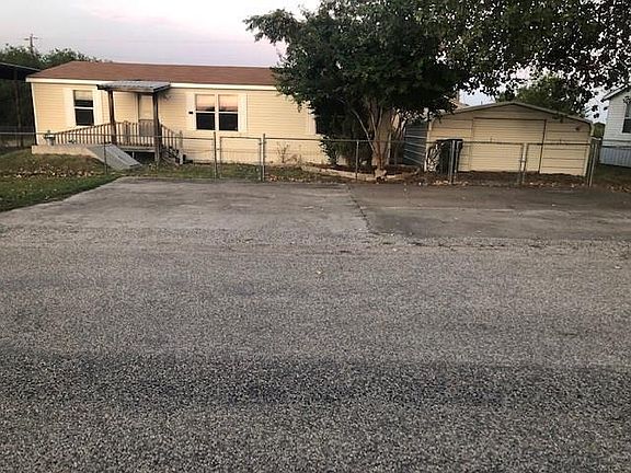 2nd image of 105 Enchanted Oaks Ct