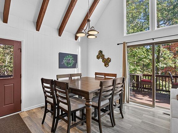 4th image of 117 Rainier Rd