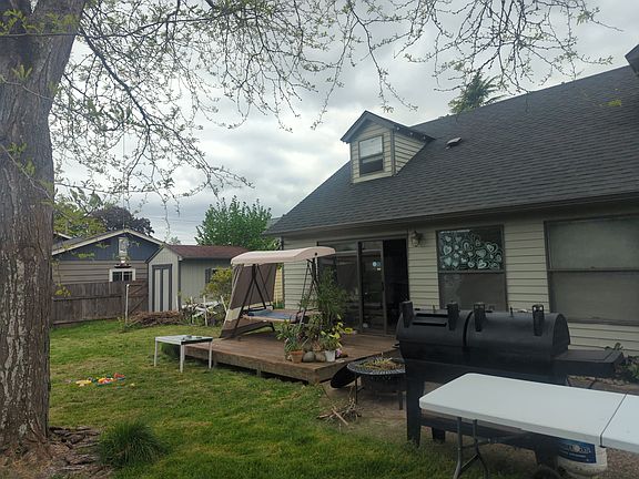 2nd image of 1216 NE 129th St