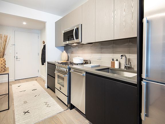 5th image of 420 Kent Ave #222N