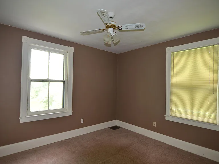 1085 Church Ave — Photo 9