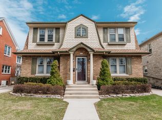 5814 N Kent Ave, Whitefish Bay, WI 53217