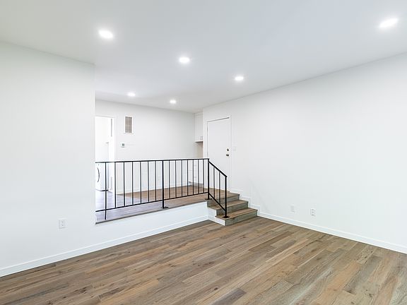 5th image of 1027 9th St APT 3