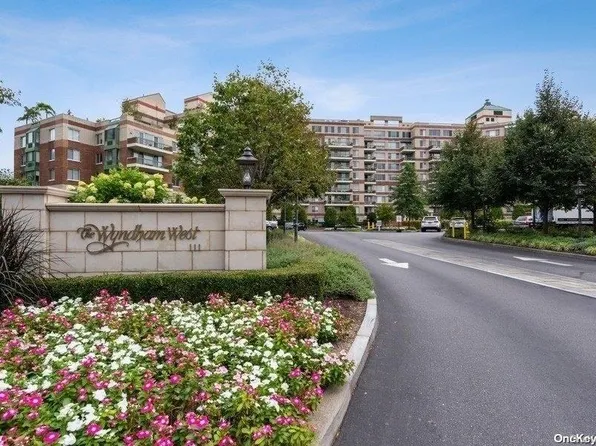 111 Cherry Valley Avenue #909, Garden City, NY 11530