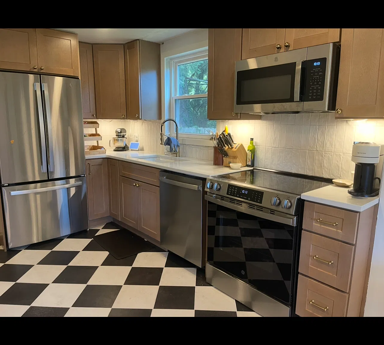 3 bed, 1.5 bath, 1500 sqft, $2,600 — Photo 4
