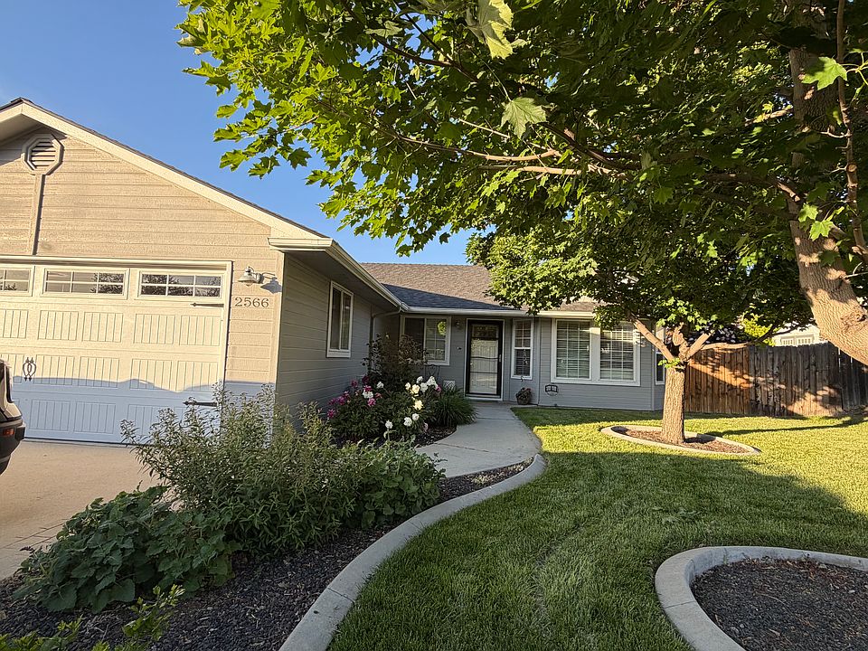 1st image of 2566 E Mendota Dr