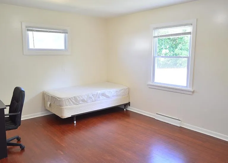 1022 E Colvin St — Photo 10