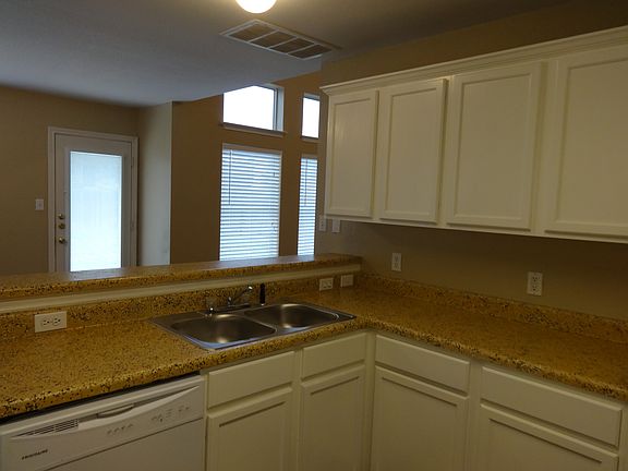 5th image of 1616 Mentone Dr