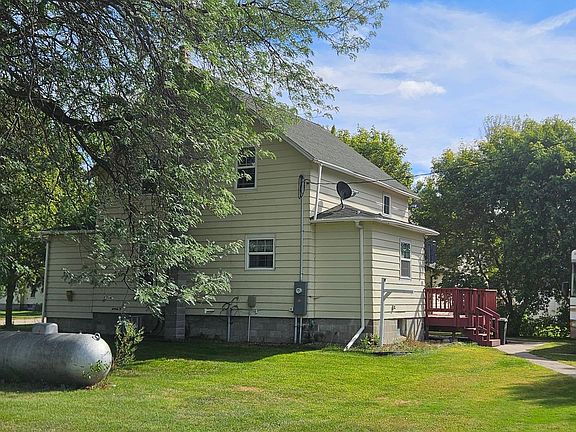 2nd image of 400 3rd St S