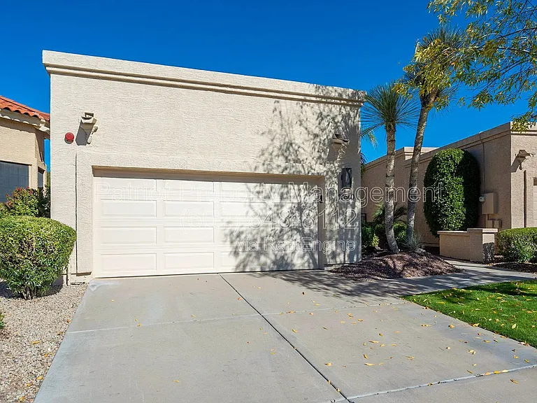 10640 E Vogel Ave — Photo 2
