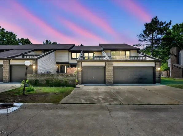 578 Wilkes Ln #245, Richmond Heights, OH 44143