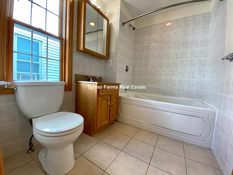 241 W 3rd St #2A — Photo 22