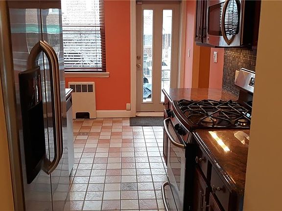 5th image of 2721 Laconia Ave