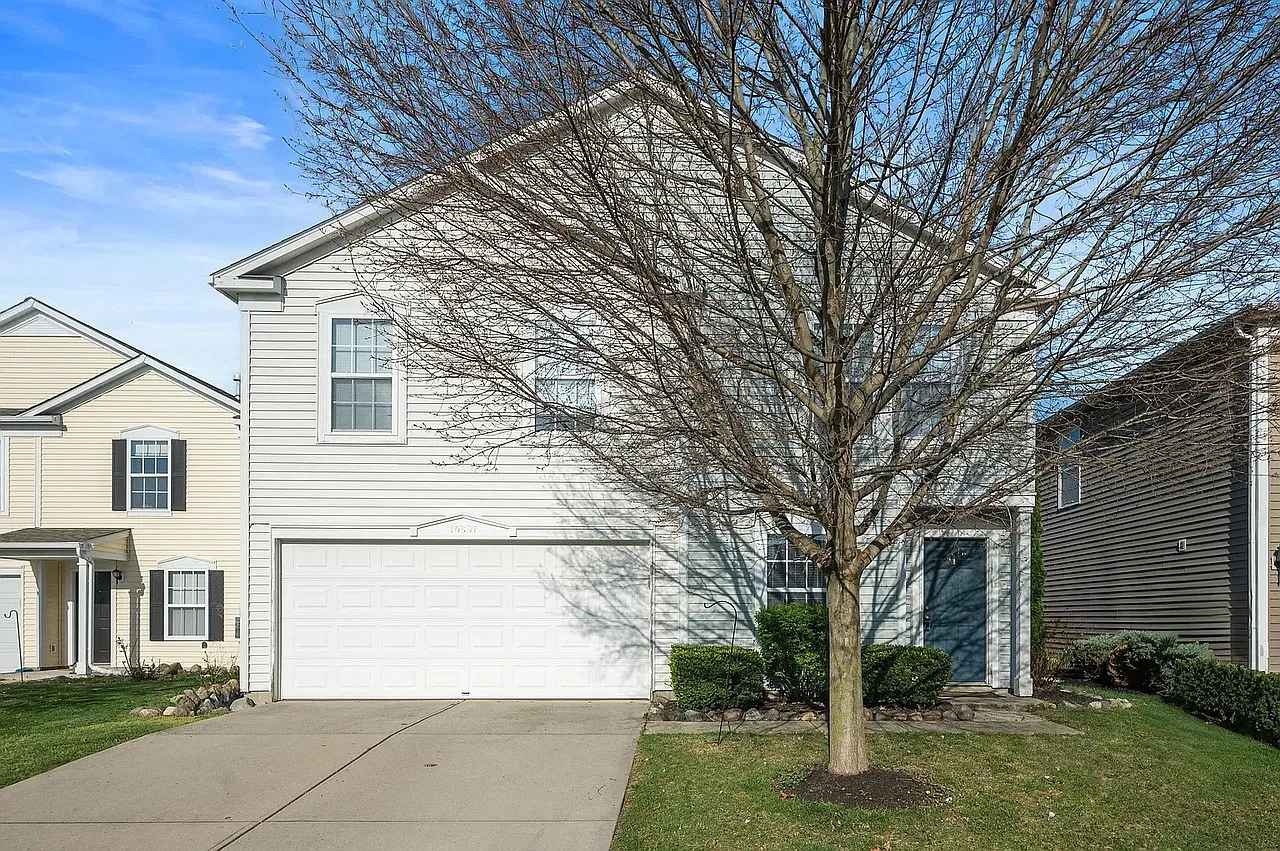 3 bed, 1996 sqft, $1,700 — Photo 1