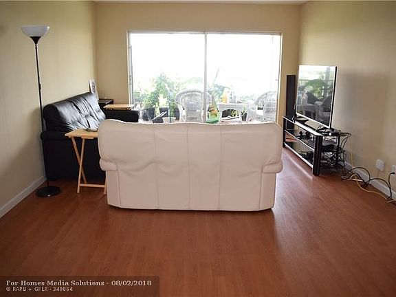 5th image of 3150 N Palm Aire Dr APT 907