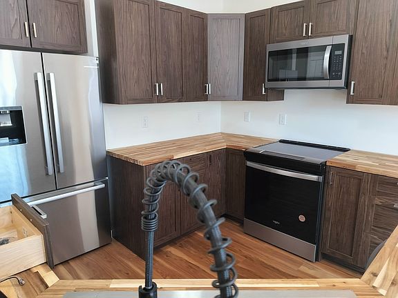 4th image of 805 Spruce St