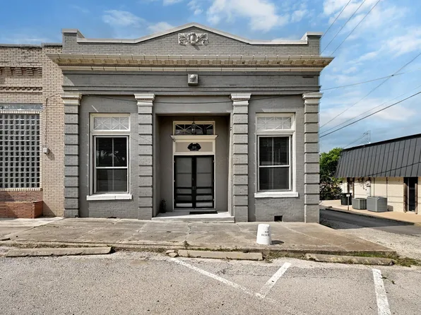 104 Hoxie St S, Coupland, TX 78615