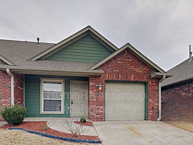 1st image of 918 SW 92nd St
