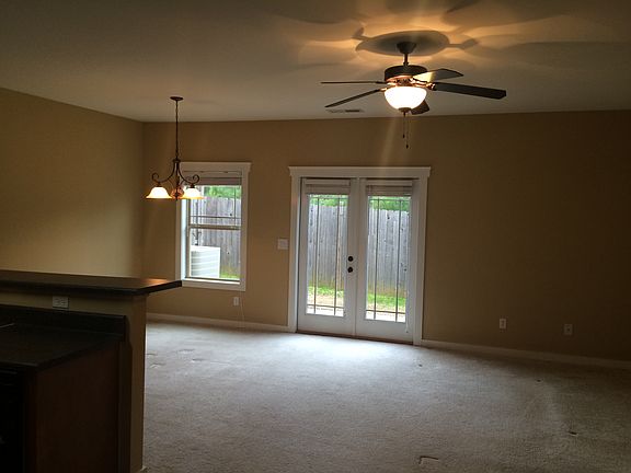 5th image of 407 Northlake Dr Unit E3