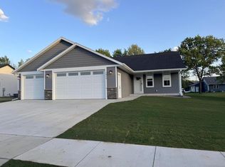 1929 Arches Dr, Holmen, WI 54636