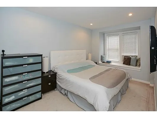Sold by Calabrese Real Estate | media 7