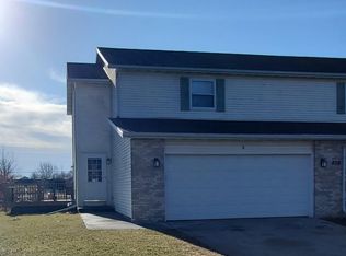 800 N Clover Ln #B, Cottage Grove, WI 53527